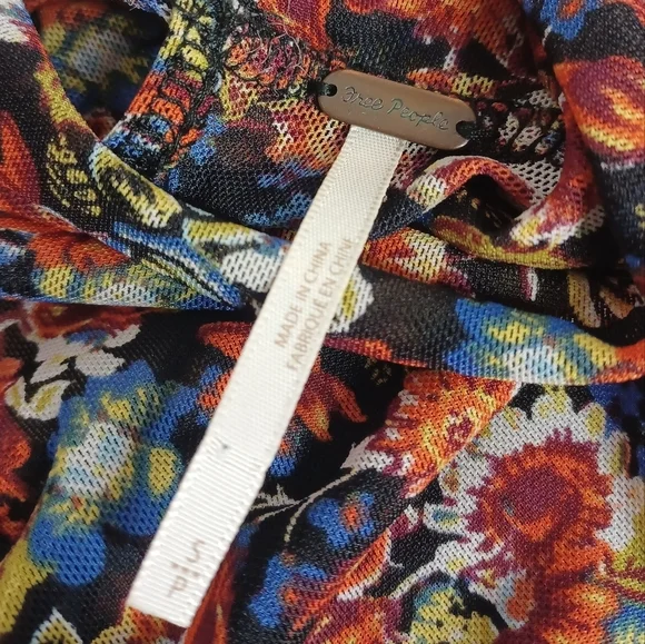 Free People All Dolled Up Sz S Boho Whimsigoth Dark Floral Mesh Blouse - Picture 9 of 14